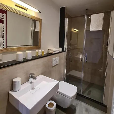 Aleo Hotel
